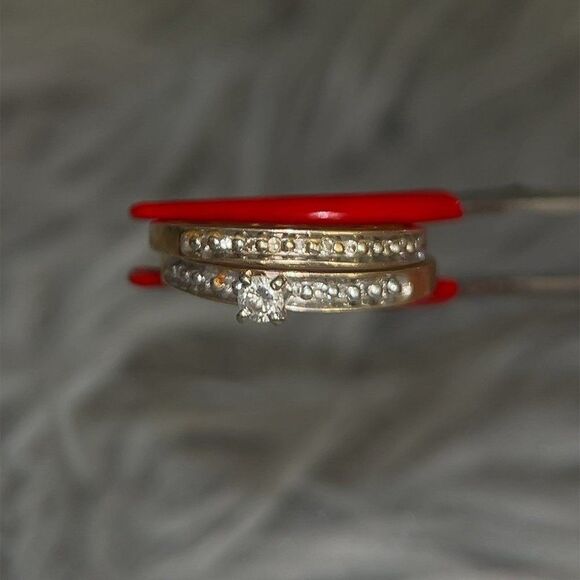 Elegant Gold and Silver Women's Ring - Picture 4 of 12